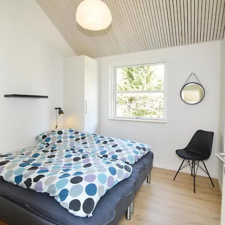 בית נופש Three-bedroom Holiday With A Fireplace 05