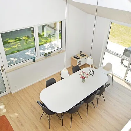 בית נופש Three-bedroom Holiday With A Fireplace 05 *