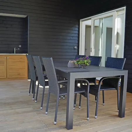 Three-bedroom Holiday With A Fireplace 05 בית נופש