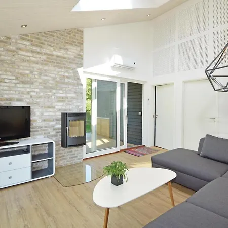 Three-bedroom Holiday With A Fireplace 05 בית נופש